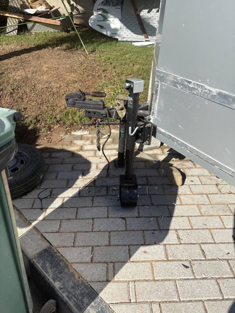 Drawbar and hitch